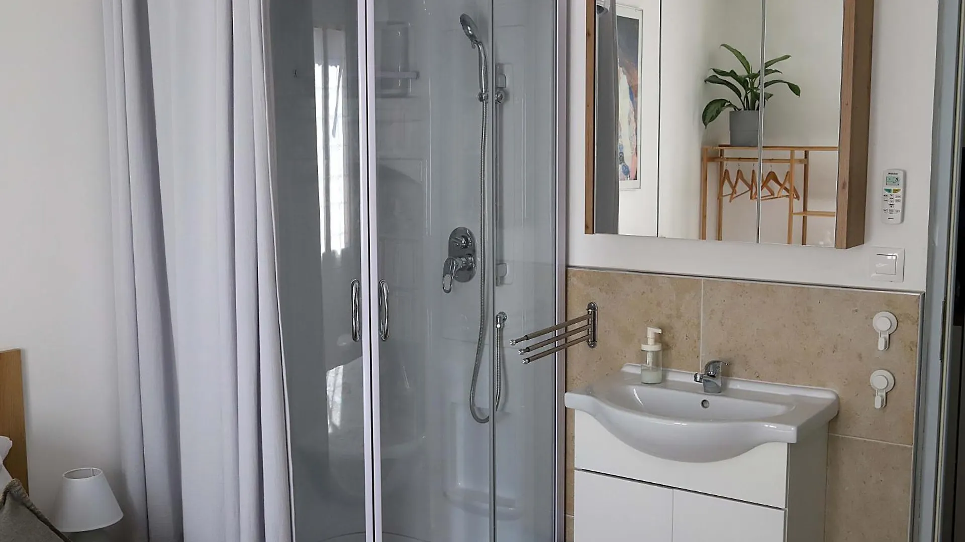 Homestay Chez Do Mi Apartment L'Isle-sur-la-Sorgue